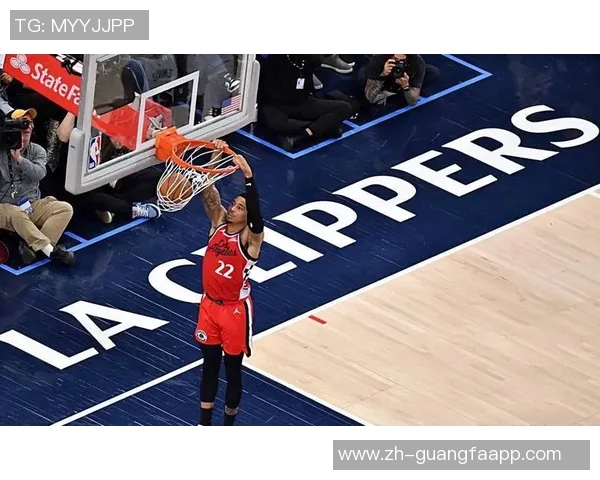 沃特森表现稳定半场7投4中斩获10分三分球精准命中1次